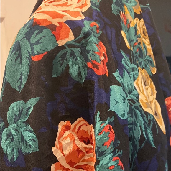 PERRY ELLIS VINTAGE silk  Floral Black/blue Scarf - Picture 6 of 6